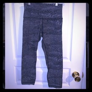 Lululemon Align Crop 21” EUC 6